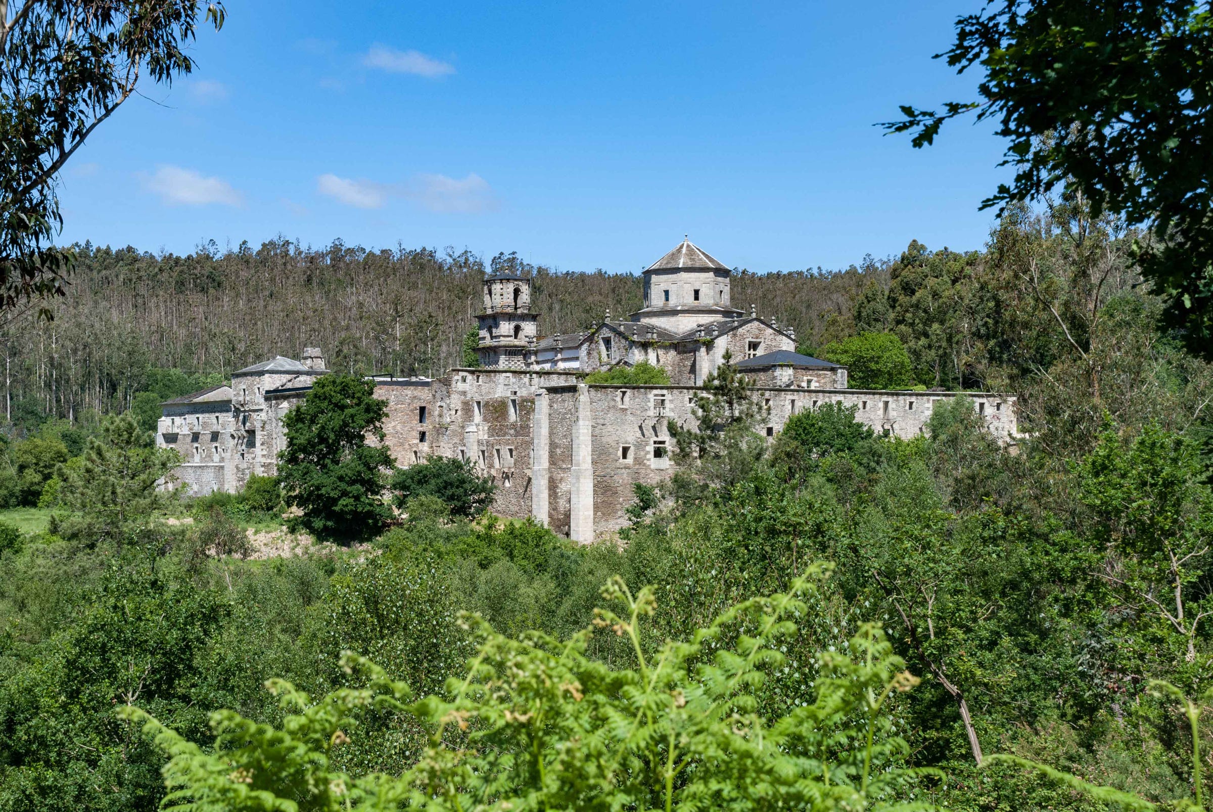 El monasterio cisterciense, santa María de Monfero